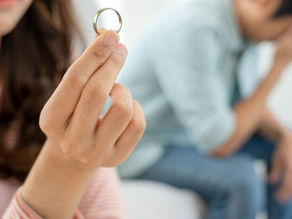 Couple preparing for divorce